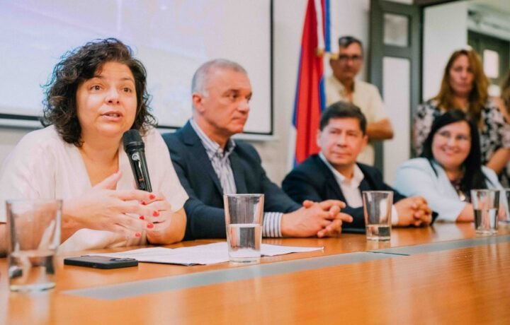 Lanzamiento de un estudio multicéntrico sobre vacunación contra VPH en el auditorio del Hospital Madariaga, Posadas, noviembre de 2022. Ejemplo documentado de colaboración entre instituciones sanitarias.