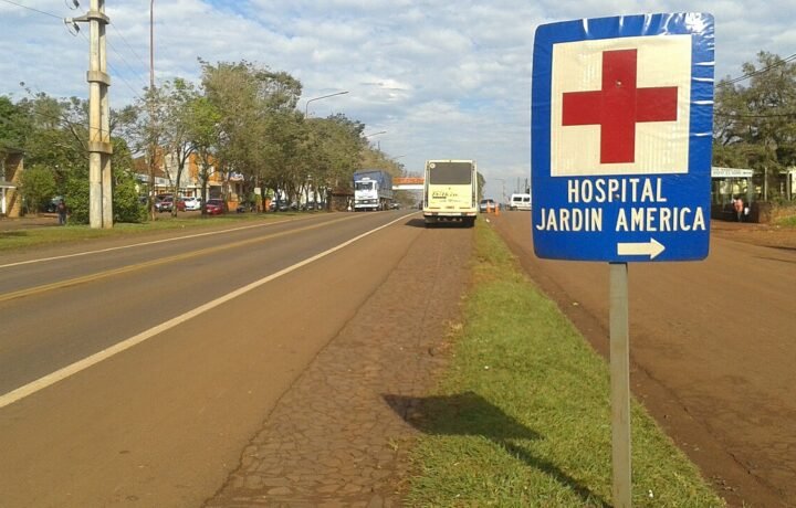 Señalización del hospital de Jardín América, Misiones. Imagen ilustrativa de la red sanitaria provincial.